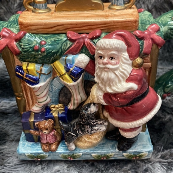 Vtg Fitz & Floyd 32oz Teapot
Santa Fireplace - Picture 2 of 16